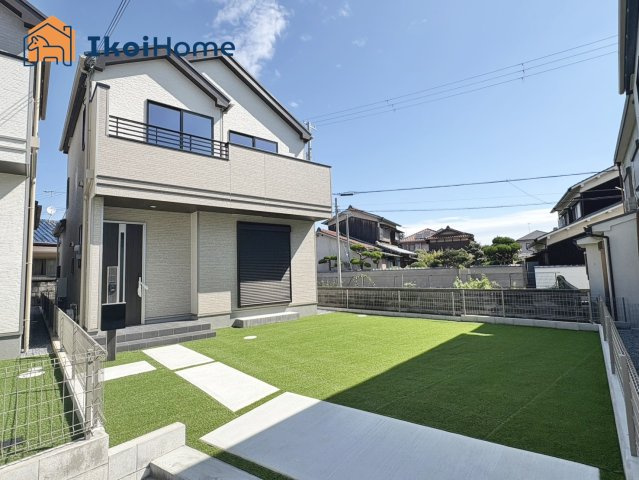 明石市魚住町西岡　全３棟B号棟　新築戸建のエントランス|【ホームページに現地動画掲載中】●年中無休：当日予約可●ゆったりお庭スペースがございます！