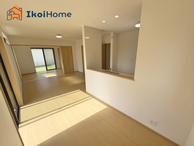明石市魚住町西岡　全３棟B号棟　新築戸建の居間・リビング|【ホームページに現地動画掲載中】●年中無休：当日予約可●長方形で家具を配置しやすい間取り！