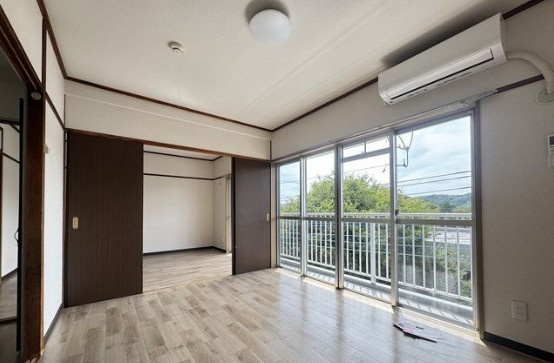 青梅市河辺町４丁目の賃貸マンションの居間・リビング