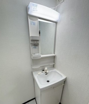 青梅市河辺町４丁目の賃貸マンションの独立洗面台