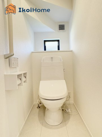 明石市魚住町西岡　全３棟C号棟　新築戸建のトイレ|【ホームページに現地動画掲載中】●年中無休：当日予約可●1階・2階ウォッシュレット付のお手洗いです