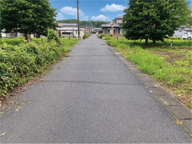 各務原市前渡西町5丁目の前面道路含む現地写真