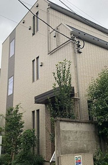 レイ　レ　ラヴィのエントランス
