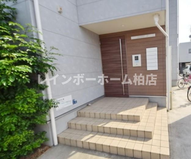 特典：仲介手数料が無料です!!のエントランス|毎日通るエントランスはこのようになっています