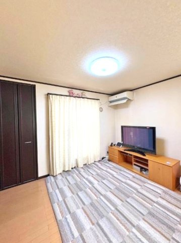 深江南町4丁目の居間・リビング