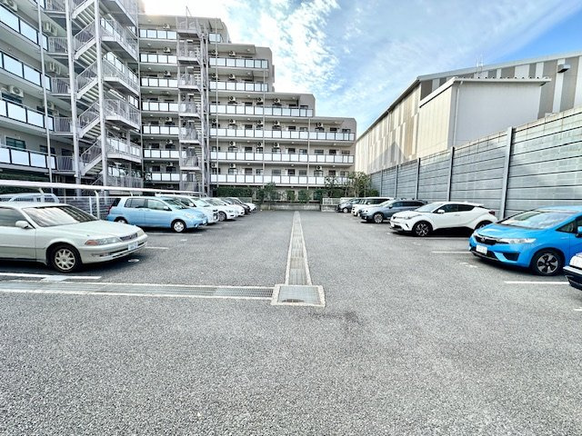 パークハイツ湘南辻堂の駐車場