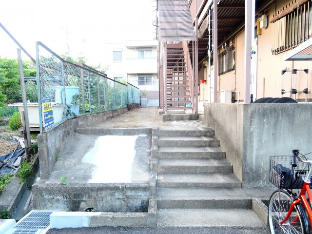 中島ハイムのエントランス