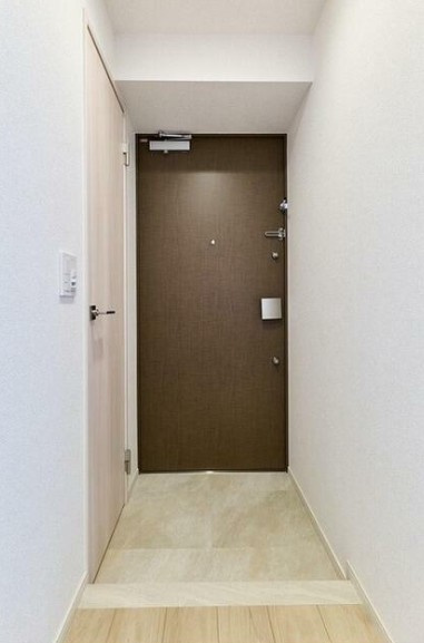 荒川区西尾久７丁目の賃貸マンションの玄関