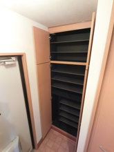 【玄関】 | ロイヤルクレッセント西登戸　弐番館