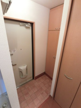 【玄関】 | ロイヤルクレッセント西登戸　弐番館