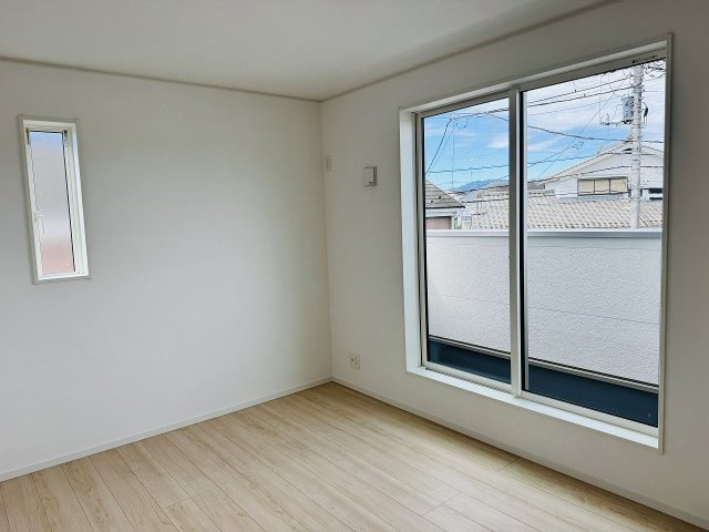 八王子市　中野上町　新築一戸建て　３７期の子供部屋|～2階バルコニーに面している6.0帖の洋室です～