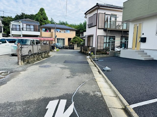 八王子市　中野上町　新築一戸建て　３７期の前面道路含む現地写真|～西側5ｍ道路に面しています～
