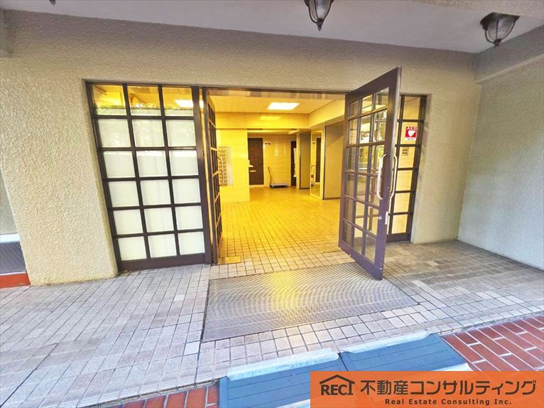 住吉川ビューハイツの玄関