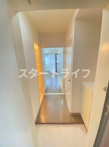 大阪市淀川区西三国１丁目の賃貸マンションの玄関