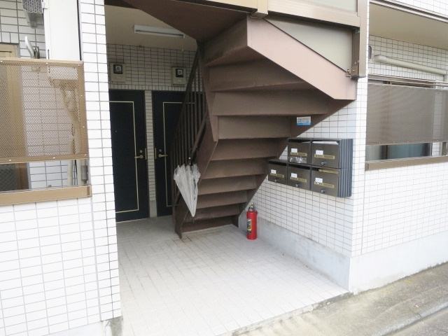 ハルツ赤羽岩淵のエントランス|入り口部分はこの様になっております！！
