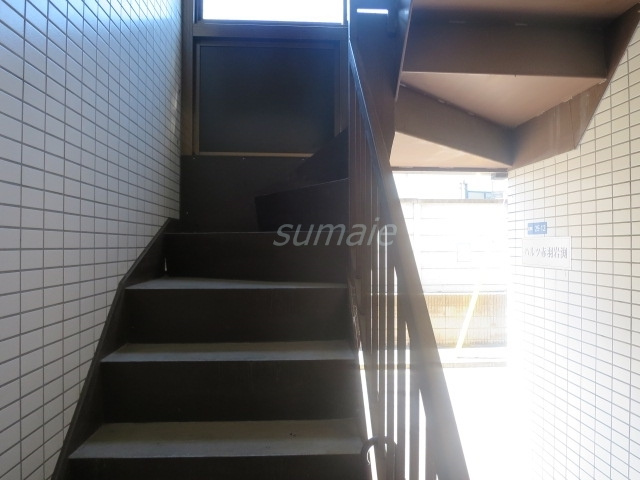 ハルツ赤羽岩淵のその他共用部分|共用部分の階段です☆彡