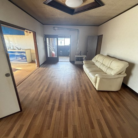 登別市富士町4丁目6-2居宅付き店舗戸建の内装