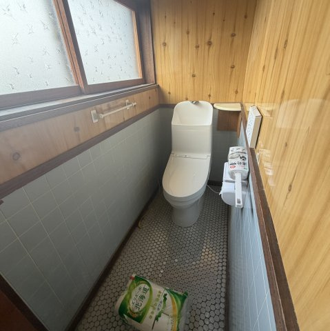登別市富士町4丁目6-2居宅付き店舗戸建のトイレ
