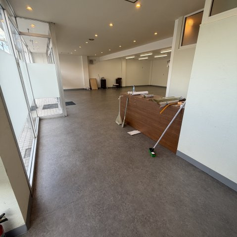 登別市富士町4丁目6-2居宅付き店舗戸建のロビー