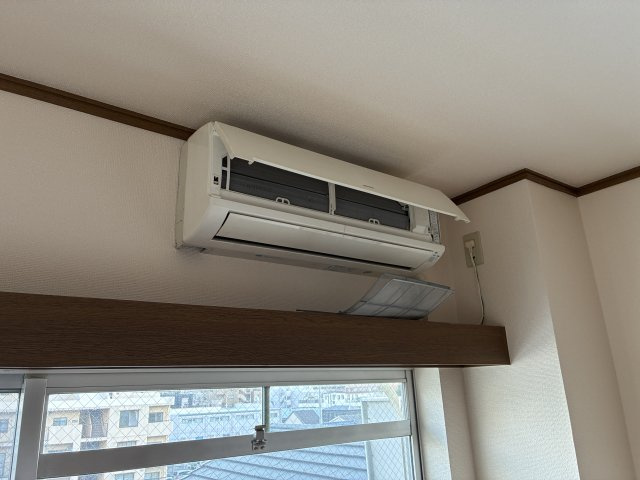 ディーズコート１１の設備|洋室エアコンは残置物のため、修繕等は入居者負担となります。