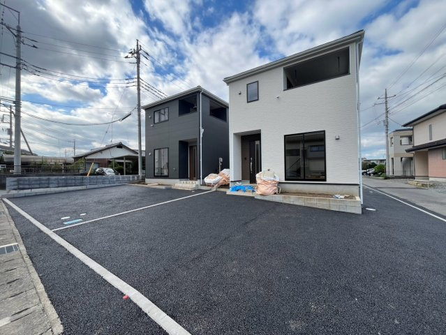【Cradle garden】栃木市箱森町　第6の前面道路含む現地写真|〇2号棟・3号棟〇
スーパーやコンビニなど、毎日の生活に欠かせない利便施設を今から現地で確認されることをおススメします。
もちろん弊社営業がご案内する事も可能です！
※2026年9月撮影
