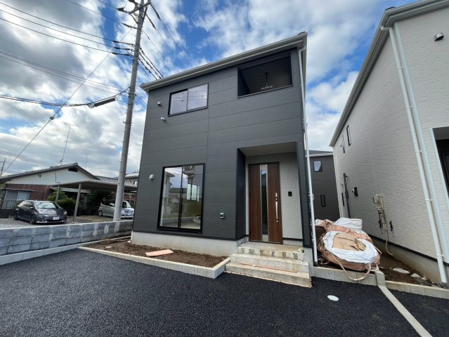 【Cradle garden】栃木市箱森町　第6の外観|〇3号棟〇
3LDK+WIC＋カースペース2台
全2棟それぞれ個性あふれる内装カラー＆間取りをご用意しております♪
今なら生活スタイルや自分好みに合った建物をお選びいただけます☆

※2026年9月撮