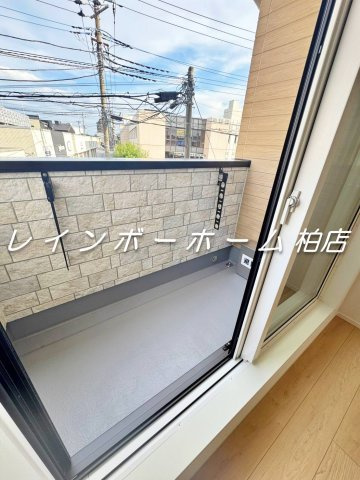 hinataのバルコニー|バルコニーからの眺めを楽しみながら食事をしませんか