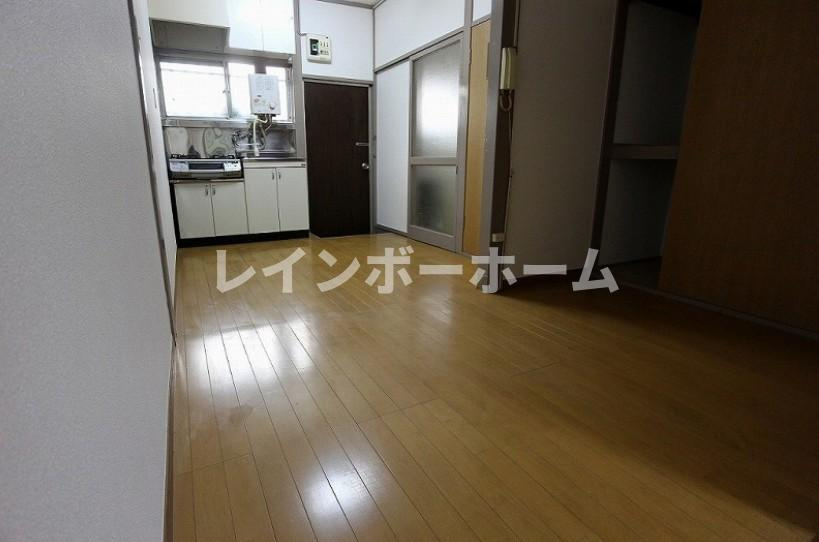 遠藤アパートの居間・リビング
