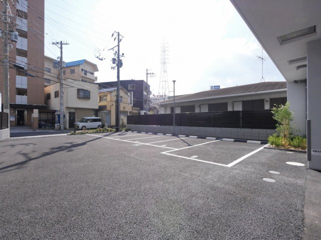 VITA荒本の駐車場