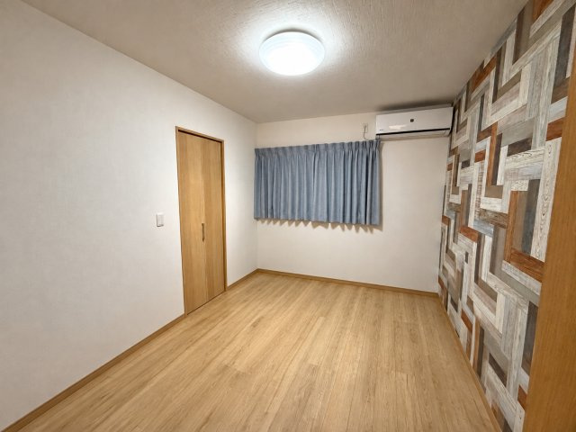 【洋室】 | 蓑原町 2,750万円