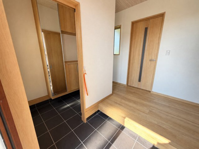 【玄関】 | 蓑原町 2,750万円 | ファミリー玄関