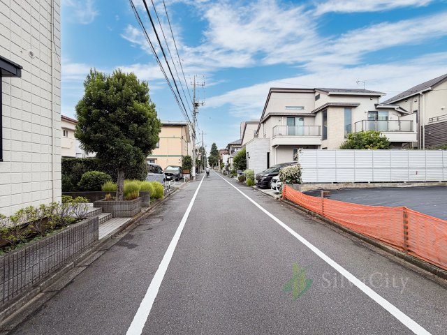 世田谷区上用賀6丁目の前面道路含む現地写真