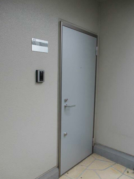 ヒルズコート白山の玄関
