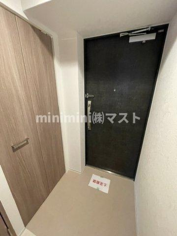 メルディア大阪EASTワールドアイの玄関