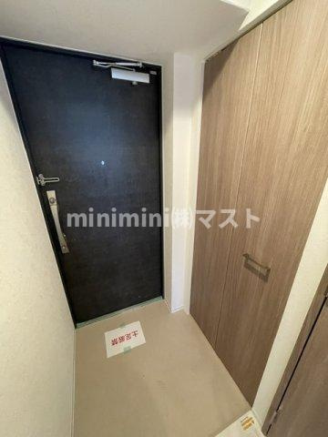 メルディア大阪EASTワールドアイの玄関