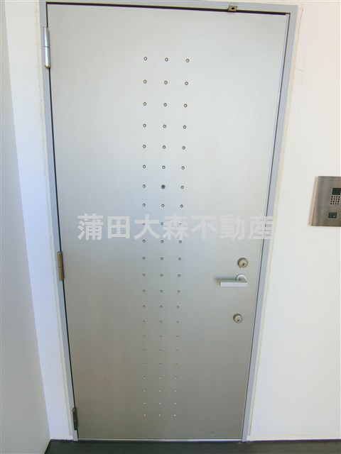 イプセ多摩川緑地の玄関