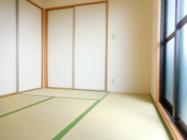 サンビューラ津之江A棟の和室