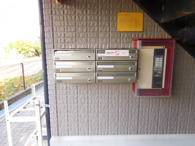 サンビューラ津之江A棟のロビー