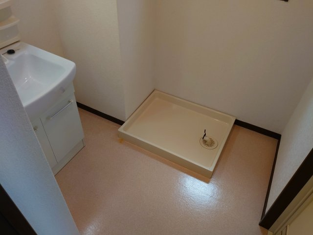 第一マンション寺直の洗面所