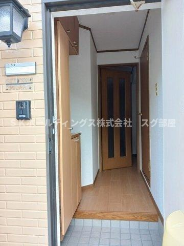 コモドカーサ・アヤⅠの玄関