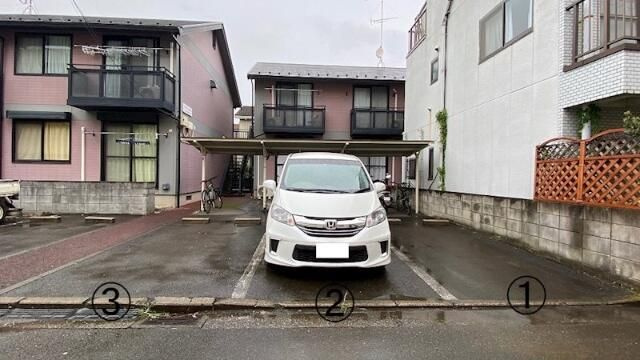 アトリーズ綱島Ｂ棟の駐車場