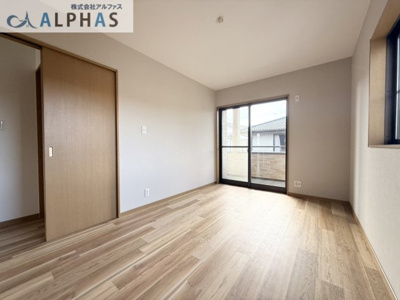 【洋室】 | 姫路市飾磨区矢倉一丁目　中古戸建 | 2階洋室約10.5帖あり♪
仕切ることも可能です♪