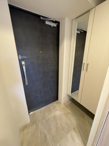 メルディア大阪EASTワールドアイの玄関
