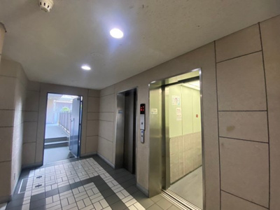 【その他共用部分】 | 藤和さやまハイタウンB棟 | エレベーター２基あるので、忙しい時間帯も安心ですね！