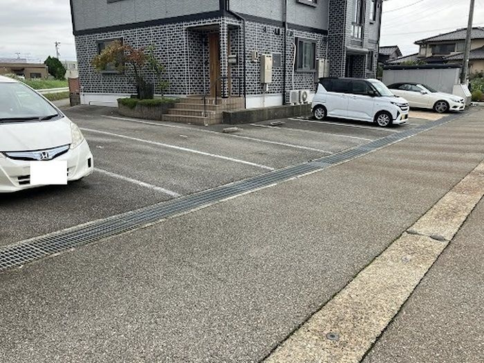 ガーデン花水木の駐車場