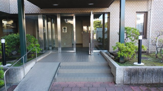パレッヂ新小岩のエントランス