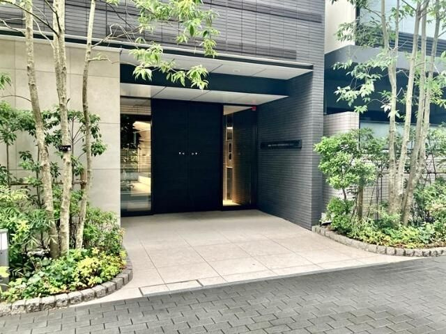 プラウド溝の口イーストのエントランス