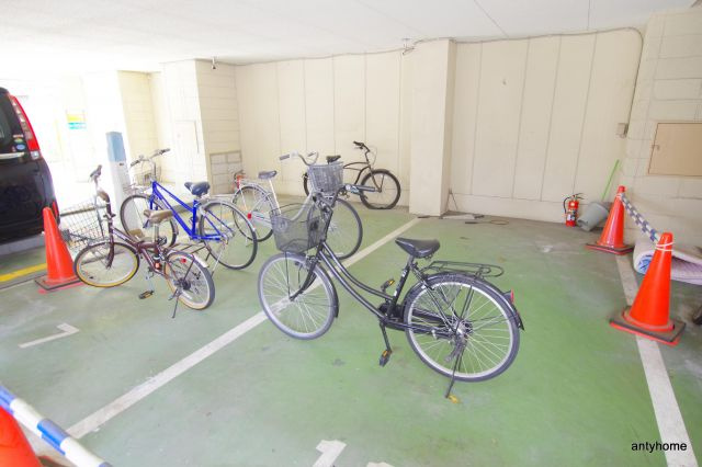 リバー21　仲介手数料無料の駐車場