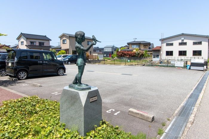 サニーコートの駐車場