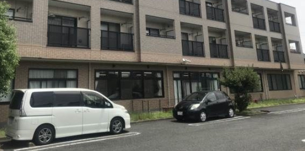 チャームテラス222Wの駐車場